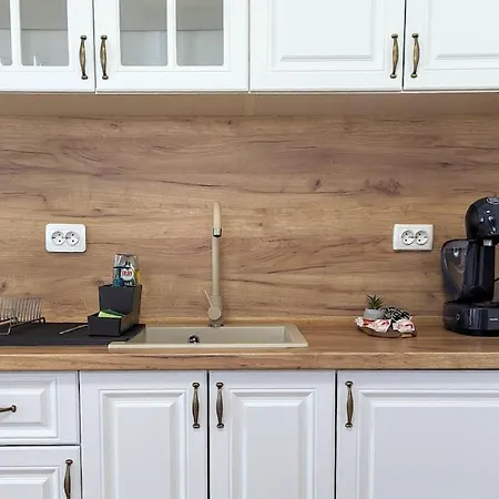 2bdrm Peaceful Escape With Free Parking Апартаменты