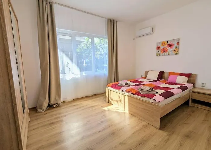 2bdrm Peaceful Escape With Free Parking