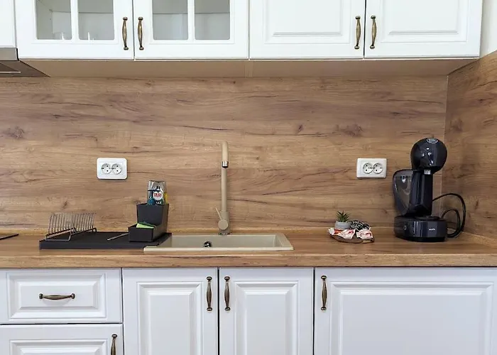 2bdrm Peaceful Escape With Free Parking Lejlighed